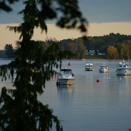 Fisherman'S Daughter B&B Mahone Bay Extérieur photo