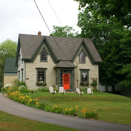 Fisherman'S Daughter B&B Mahone Bay Extérieur photo