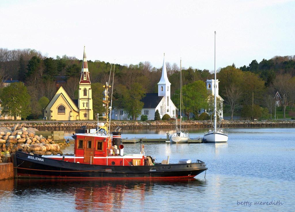 Fisherman'S Daughter B&B Mahone Bay Extérieur photo