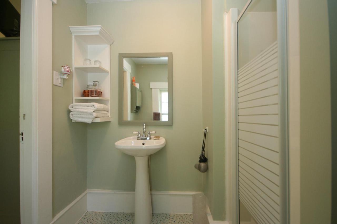 Fisherman'S Daughter B&B Mahone Bay Extérieur photo